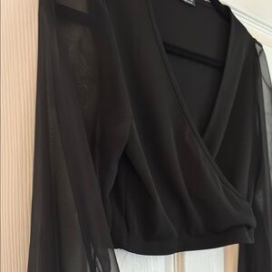 Forever 21 Black Puff Sleeve Crop Blouse